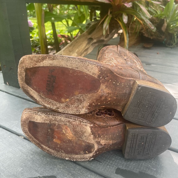 Corral Brown Vintage Western Boots with Embroidered Detailing - Picture 6 of 9